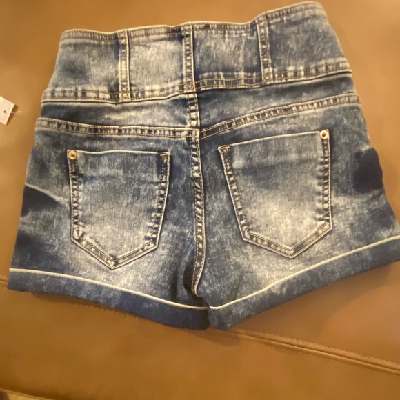 Size 2 High waisted shorts - Picture 1 of 5
